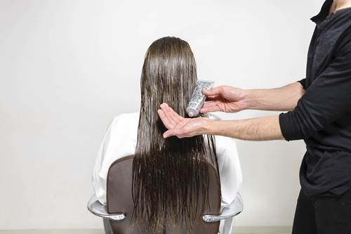 Blowout hairstyle tutorial step 1