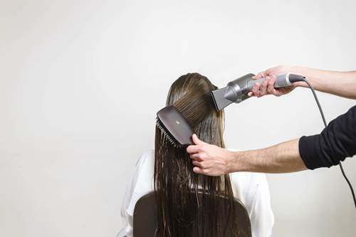 Blowout hairstyle tutorial step 2