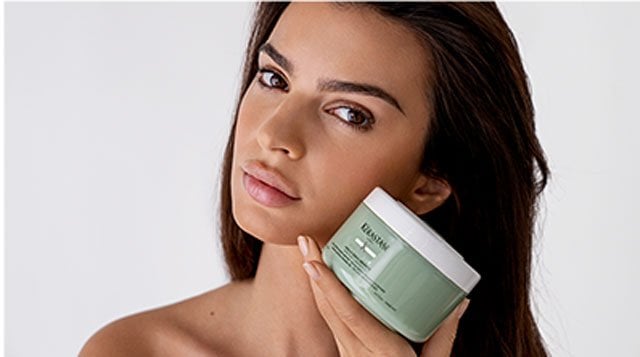 Our Guide to Oily Scalp and Dry Ends