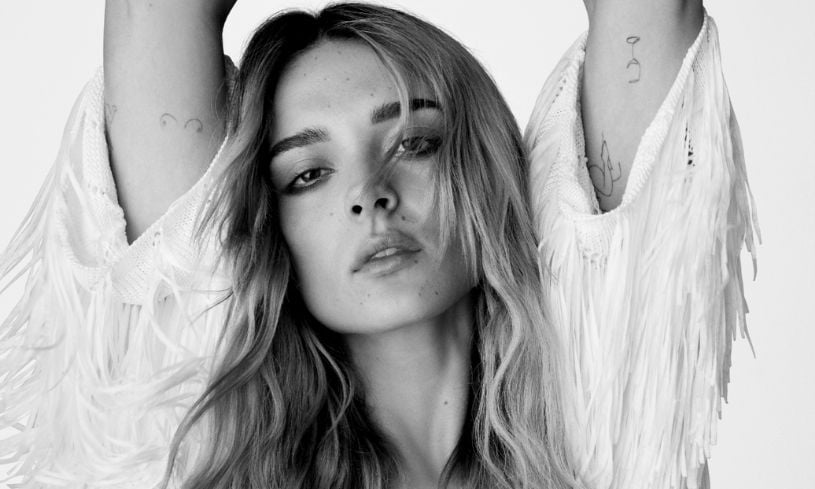 Charlotte Lawrence – Restoring hair care for all colored hair Charlotte Lawrence – Restoring hair care for all colored hair